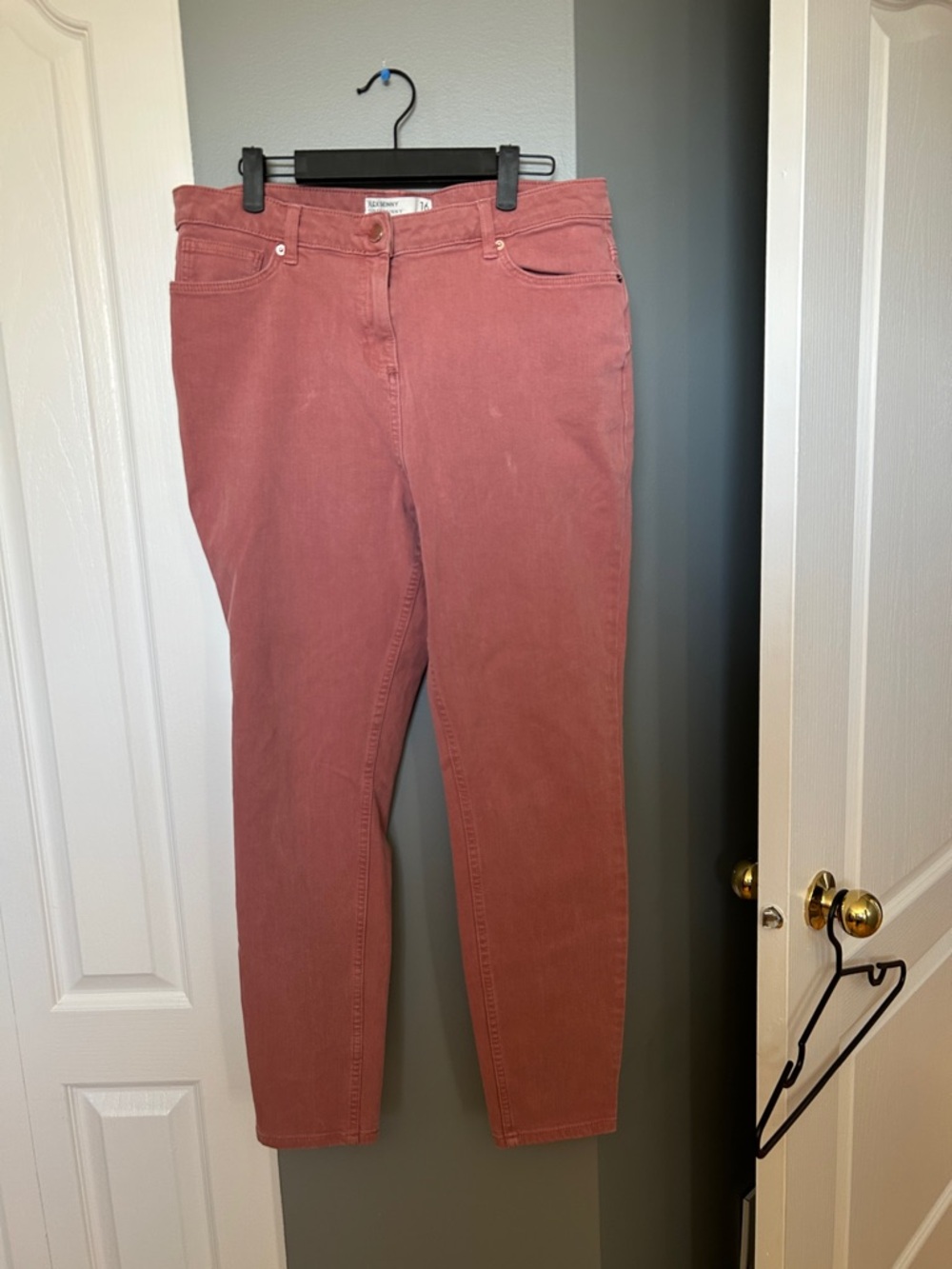 Slim High-Rise Women's Jeans in Dusty Rose